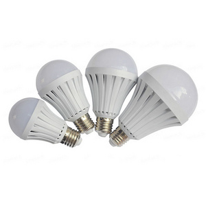 Built-in Battery Bulb Intelligent LED Emergency Bulb 12W Rechargeable Bulb Light