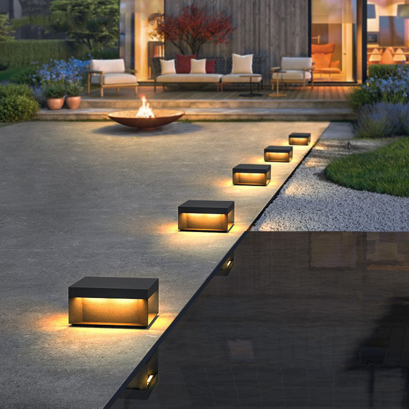 Factory Direct Sale High Quality Solar LED Pillar Light for Garden Outdoor IP65 Waterproof Solar Lawn Light