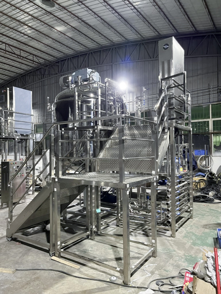 HONE 3000L Butter Cream Stainless Steel Fixed Lid Vacuum Mixing Tank With Homogenizer Custom Horizontal Mixing Motor