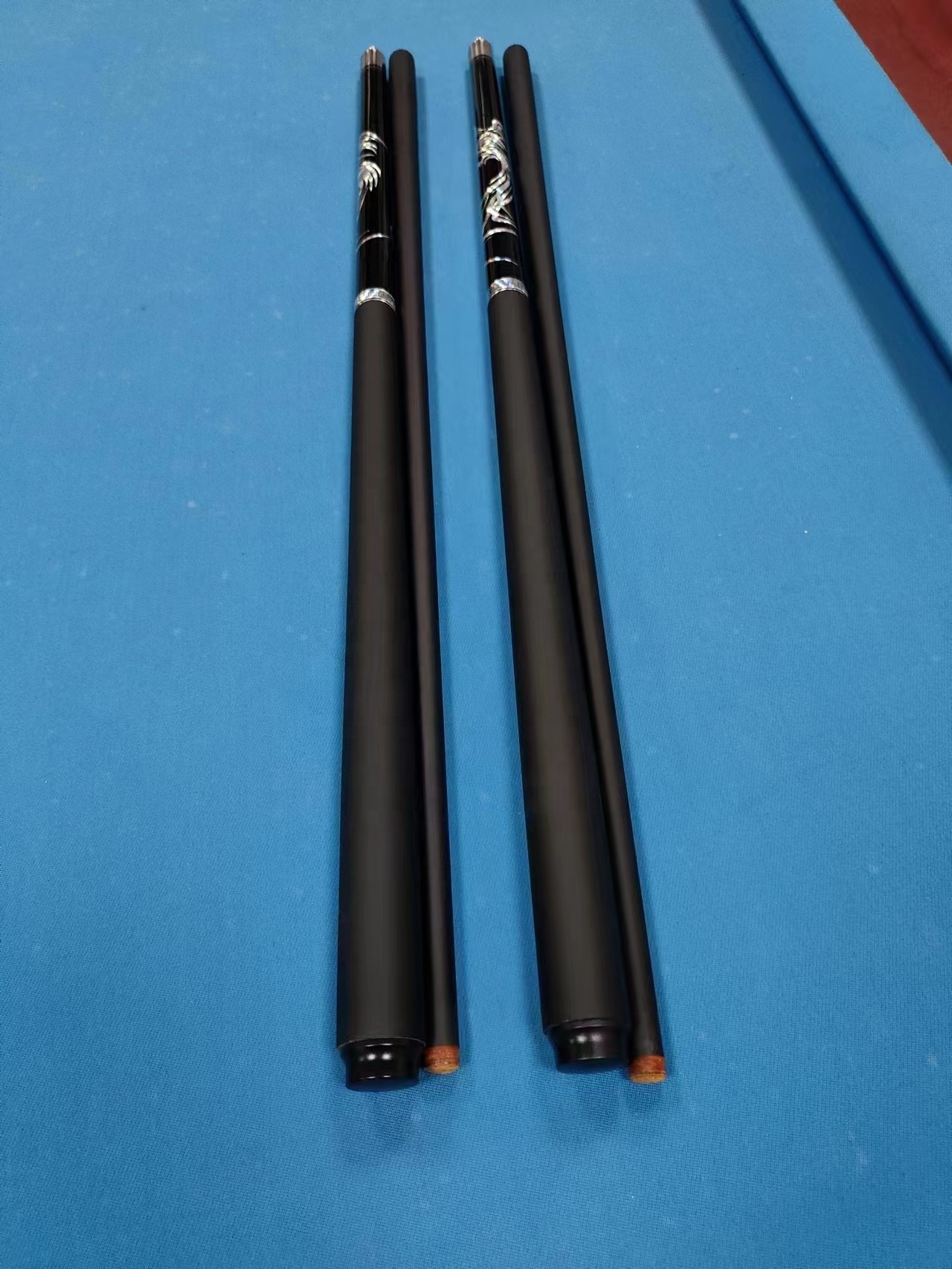 High Quality Pool Cue 1/2 Style Carbon Fiber with 13mm Tip