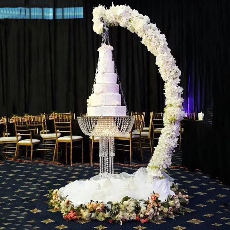 2023  Top Sale Cake Swing With Crystal Chandelier And Metal Stand For Elegant Wedding Favor Cake Decor