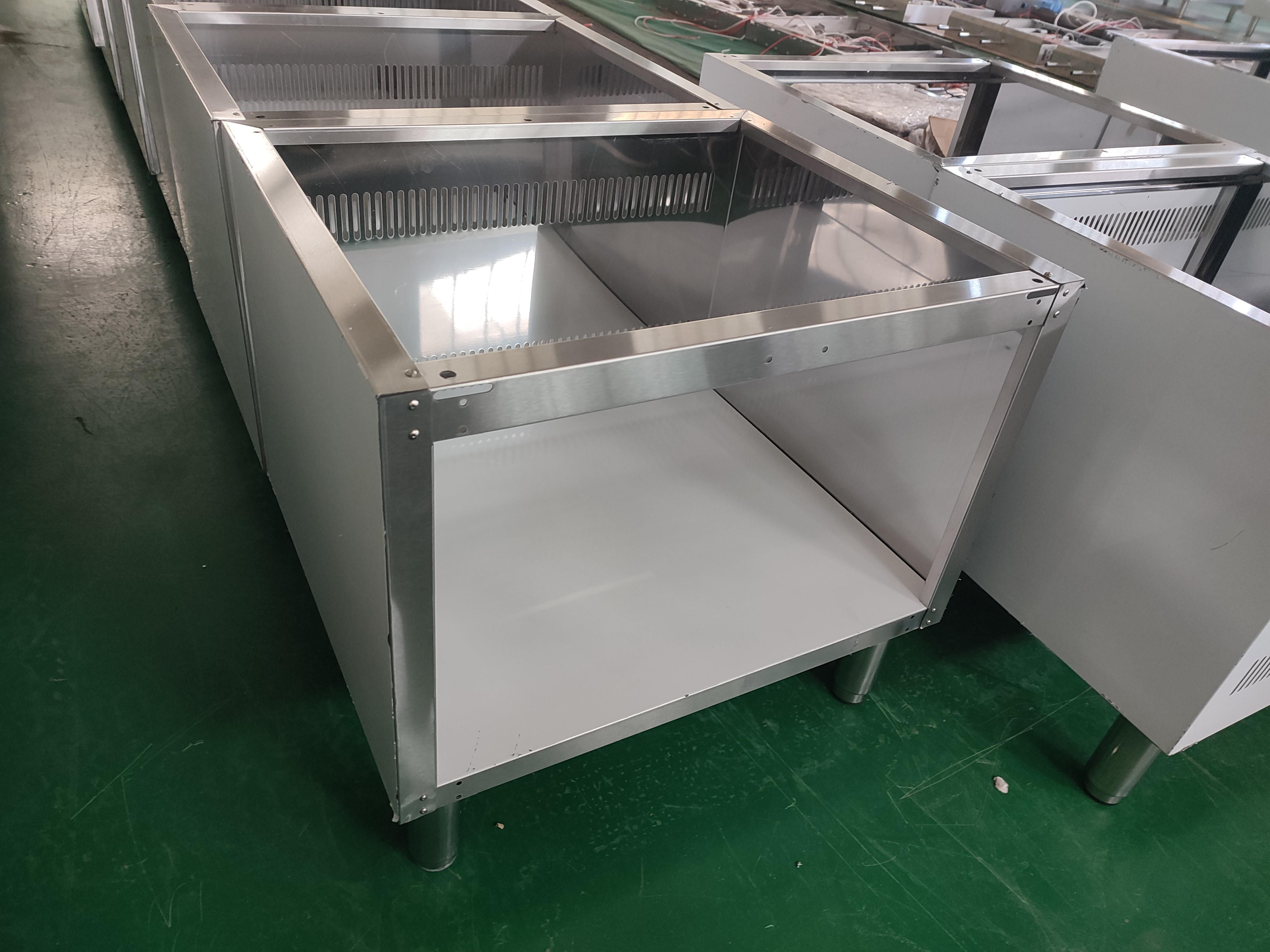 Stainless steel commercial kitchen cabinet without door 600A