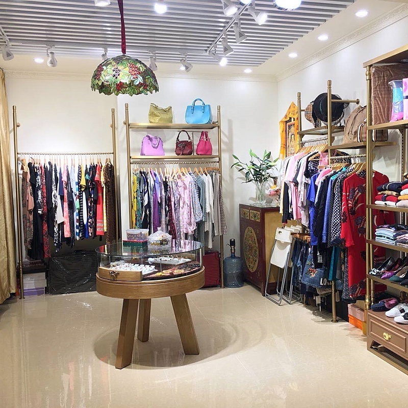 Boutique Female Clothing Store Gold Stainless Steel Display Racks Round Tube Wall Mounted Clothing Shoes Bag Display Shelves