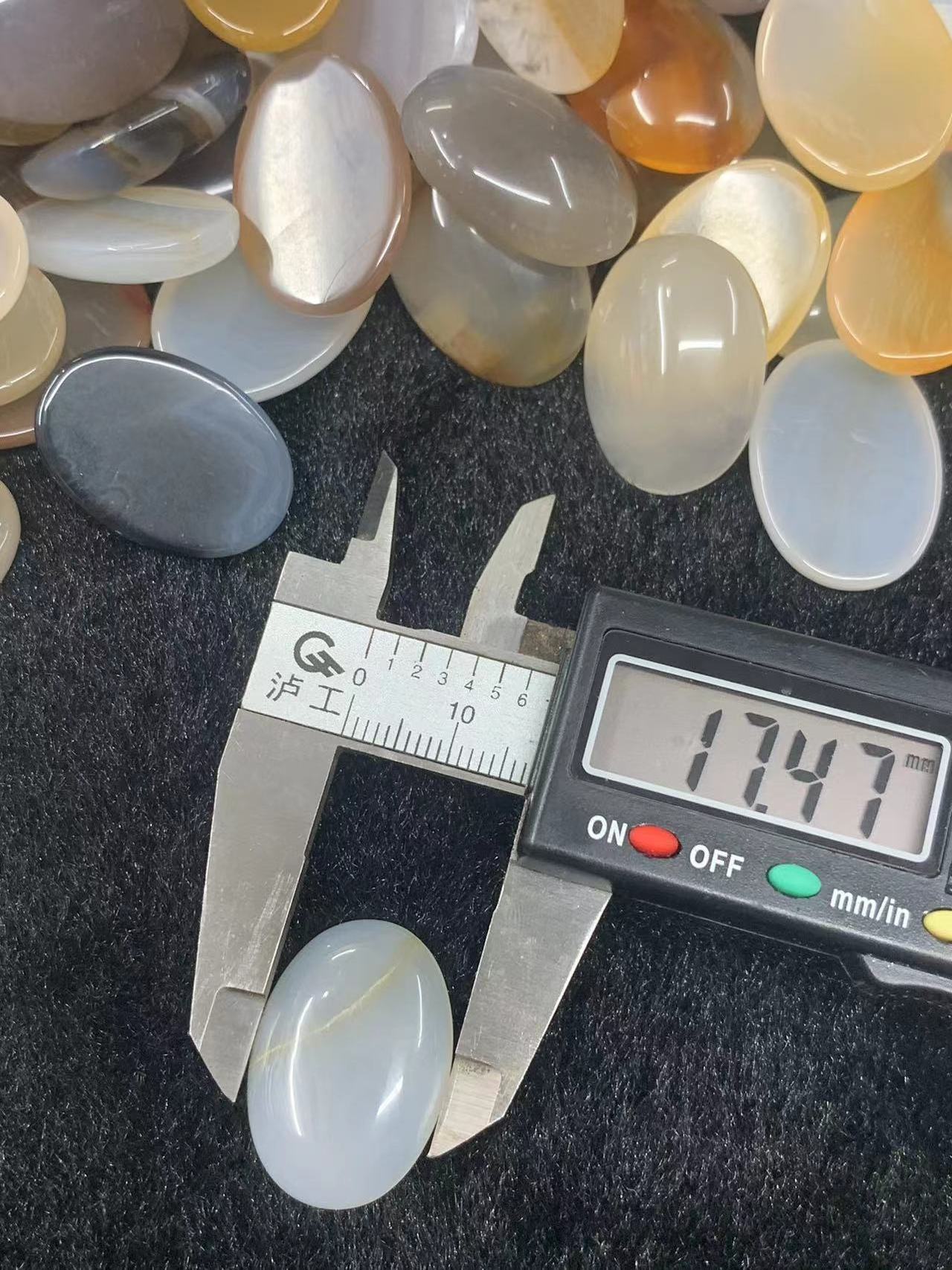 wholesale natural agate jade jewelry accessories Flat egg-shaped agate jade surface smooth can do jewelry inlay