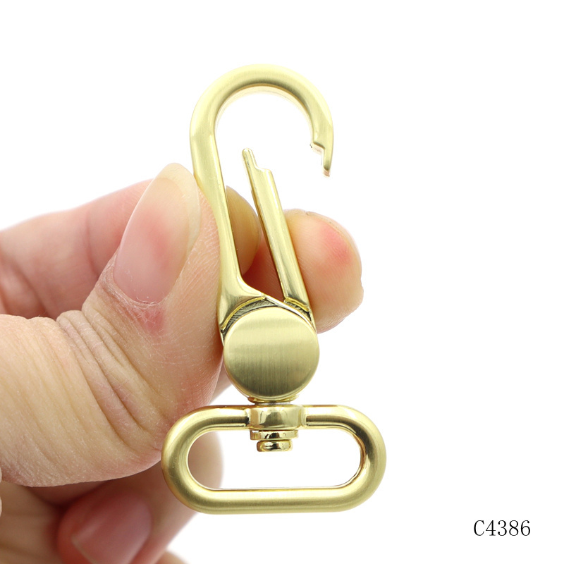 2024 New Arrival bag hardware snap hook  high quality 20mm Gold swivel eye carabiner snap hook clasp for leather bag