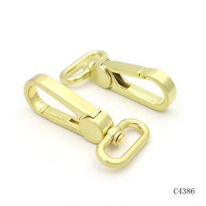 2024 New Arrival bag hardware snap hook  high quality 20mm Gold swivel eye carabiner snap hook clasp for leather bag