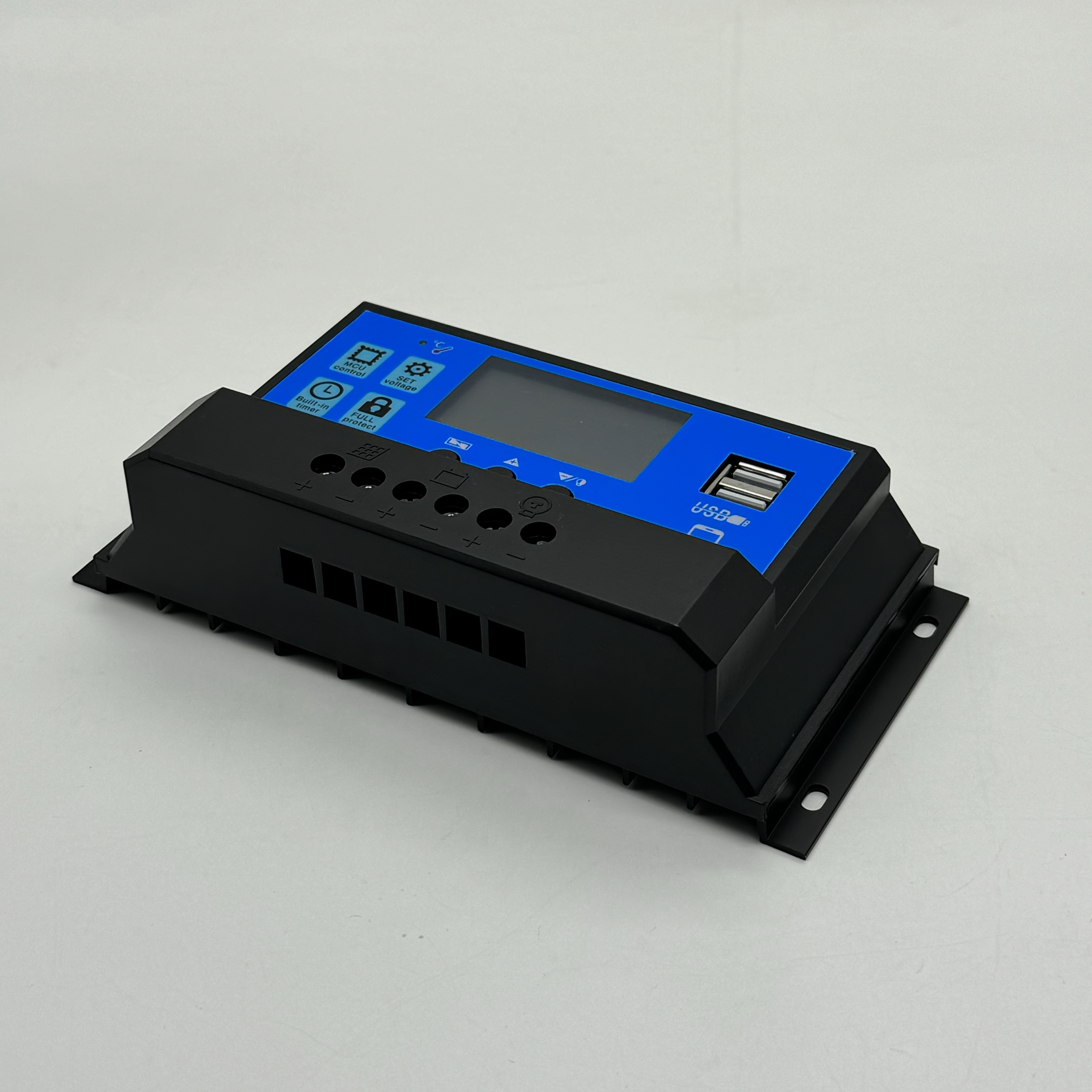 Wholesale Price Solar Charge Controller 12V/24V 60A Solar Panel PWM Charging with Dual USD Digital Display