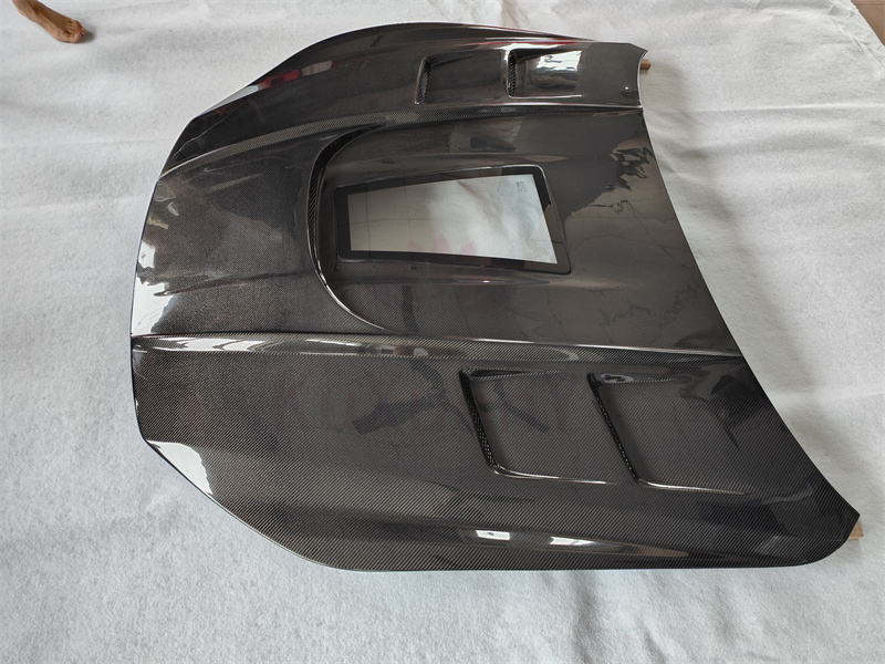 High quality genuine carbon fiber translucent engine hood for  Maserati quattroporte body kit