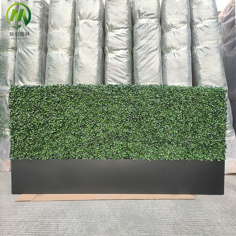 Wholesale outdoor artificial plastic green wall fence   artificial boxwood hedge decorative in Black Planter