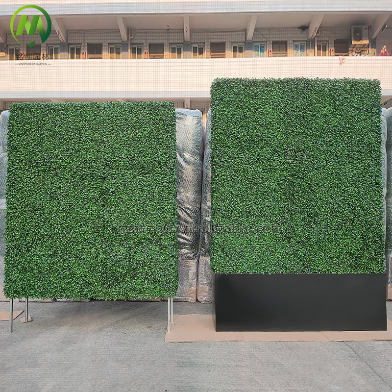 Wholesale outdoor artificial plastic green wall fence   artificial boxwood hedge decorative in Black Planter