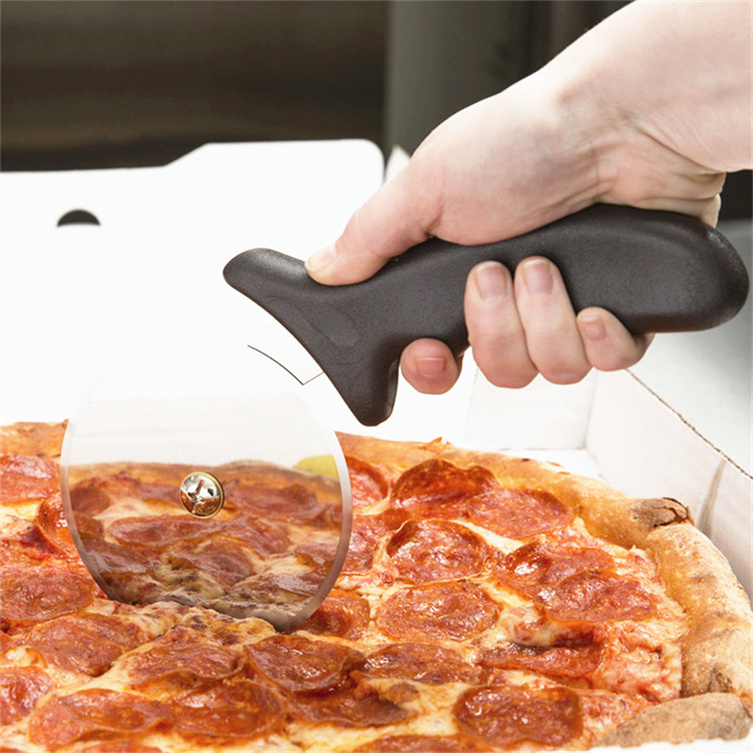 Innovation Pizza Cutting Wheel Cutter With Plastic Cover Wooden Handle L35Cm Sharp Rocker Steel Blade Cutters Lous Kitchen