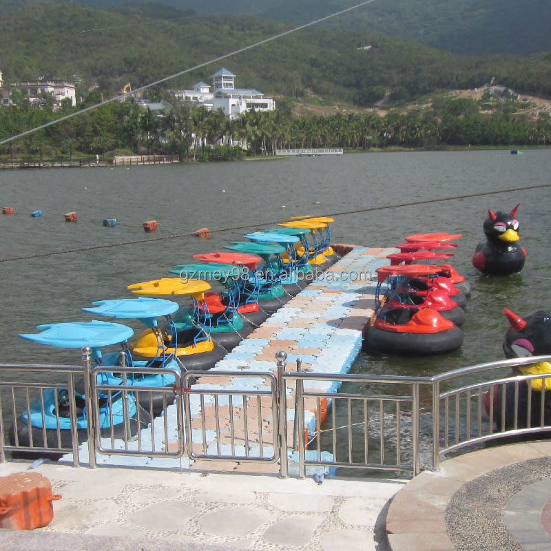 Electric fiberglass adult  water play  equipment  bumper boat for sale