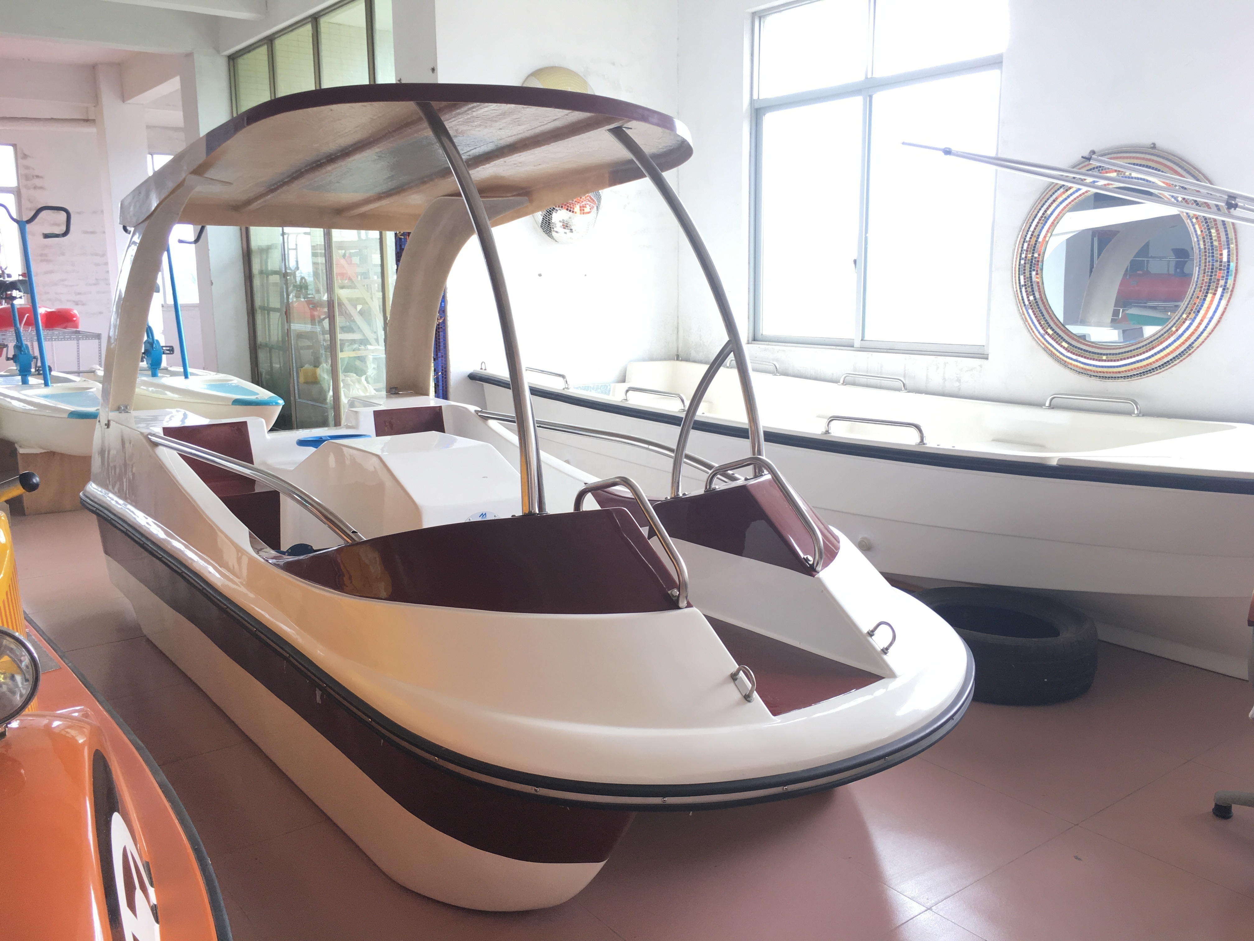 Adult pedal boat four-seat fiberglass pedal boats electric boat Water play equipment (M-076) for water park