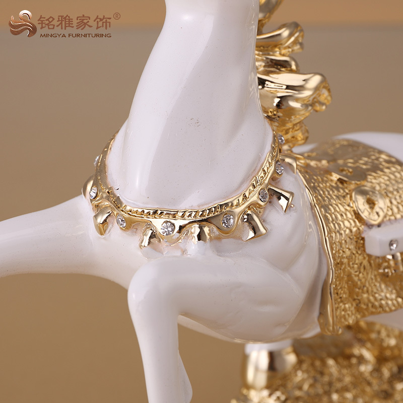 Custom maker horse Polyresin figurines for European style decoration