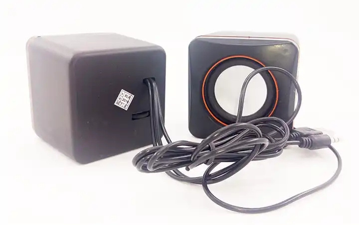 Portable USB mini Wired 2PCS desktop / laptop small speaker outdoor small audio gift speaker 2.0 mobile phone box