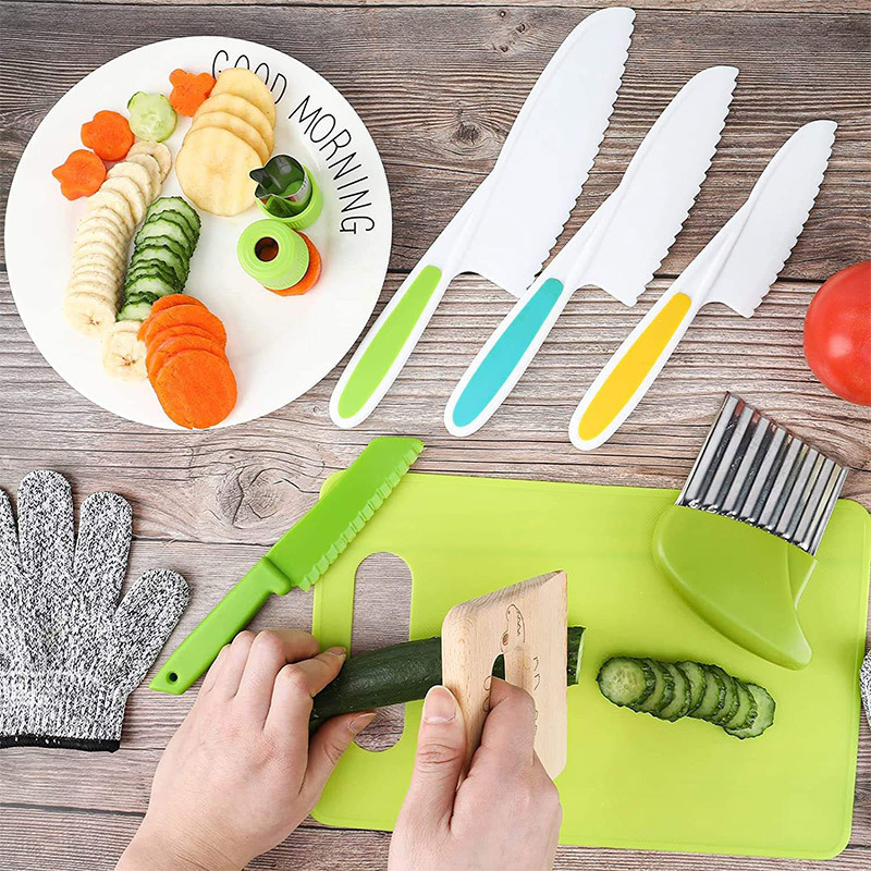 Custom Kids Safe Cooking Cutting Fruit Bread Knives Crinkle Cutter Plastic Toddler Knives for Children Fruit Kitchen Knife Kit