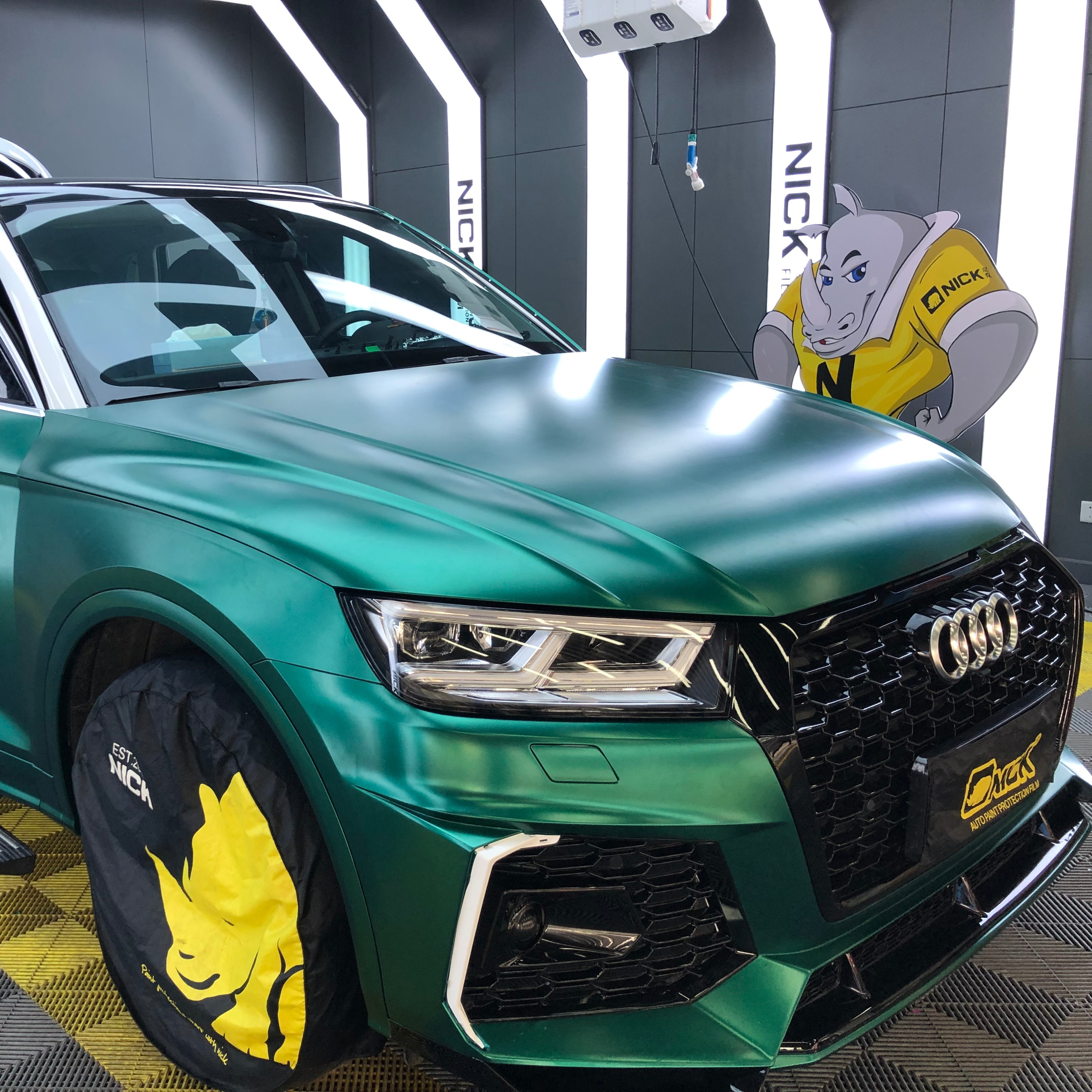 Economical Electro-optic Emerald Green Car Wrap Vinyl Film Car Body Stickers Air Release Fast Vinilo Para Carro Exterior