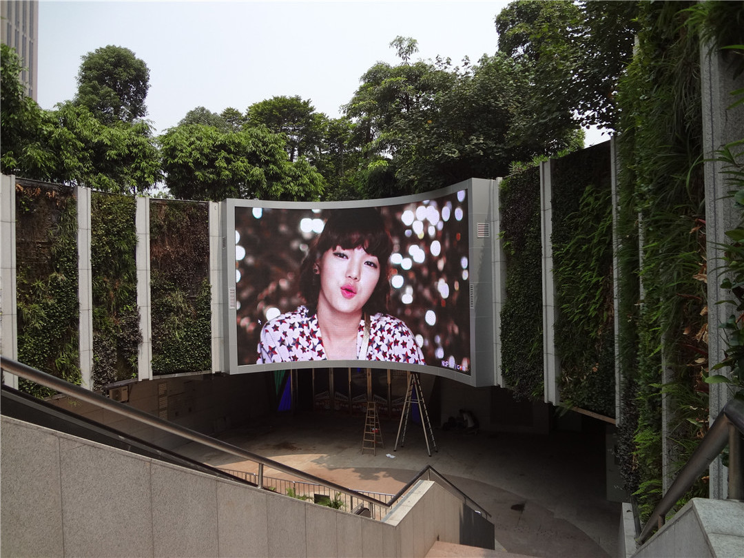 Outdoor waterproof P5 curved flexible led full color video advertising display screen