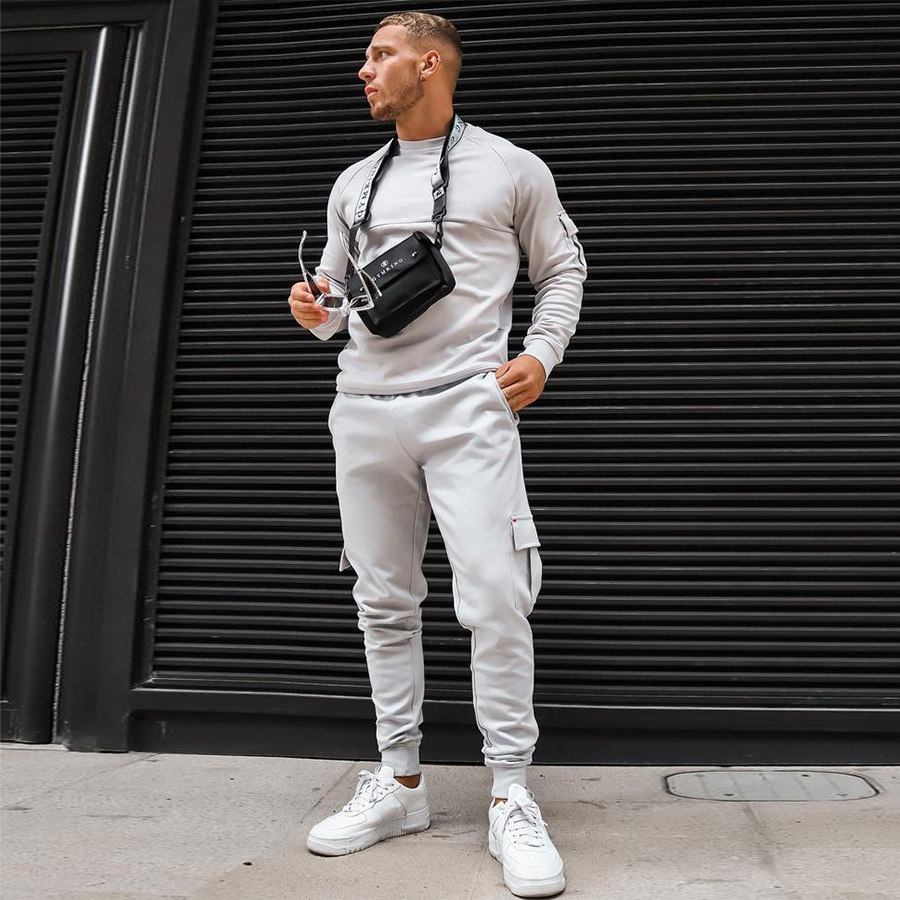 custom logo fashion solid pullover sweatsuit 100 cotton mens training cargo tracksuit with pocket