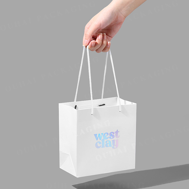 Custom Goodie Bag Printed Your Logo Eco Paper Cloth Garment Perfume Packaging Gift Shopping Bag with Rope Handle