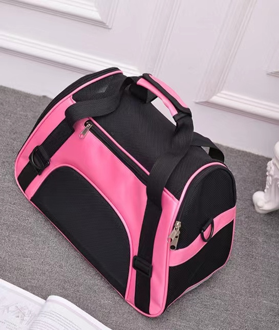 Nice Quality Large Capacity Dog Outdoor Bag  Portable Pet Carrier Breathable Cage For Dog Cat