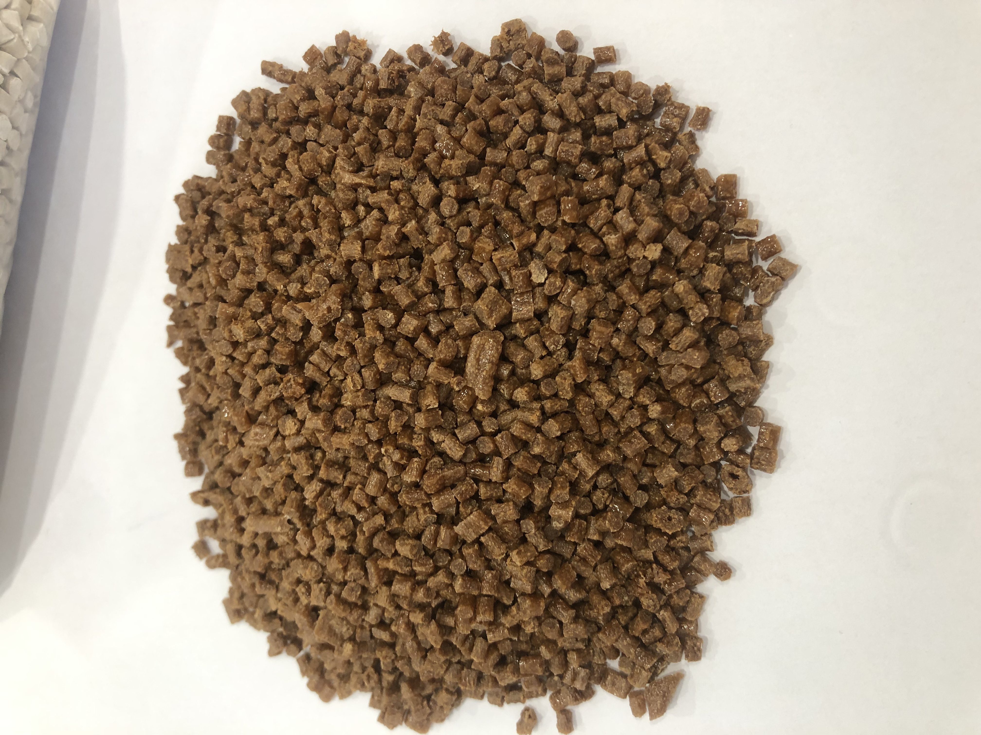 Thermoplastic Polyurethane TPU Resin TPU Wheat Straw Biodegradable Plastic Pellets Based Raw Material Different Fibers