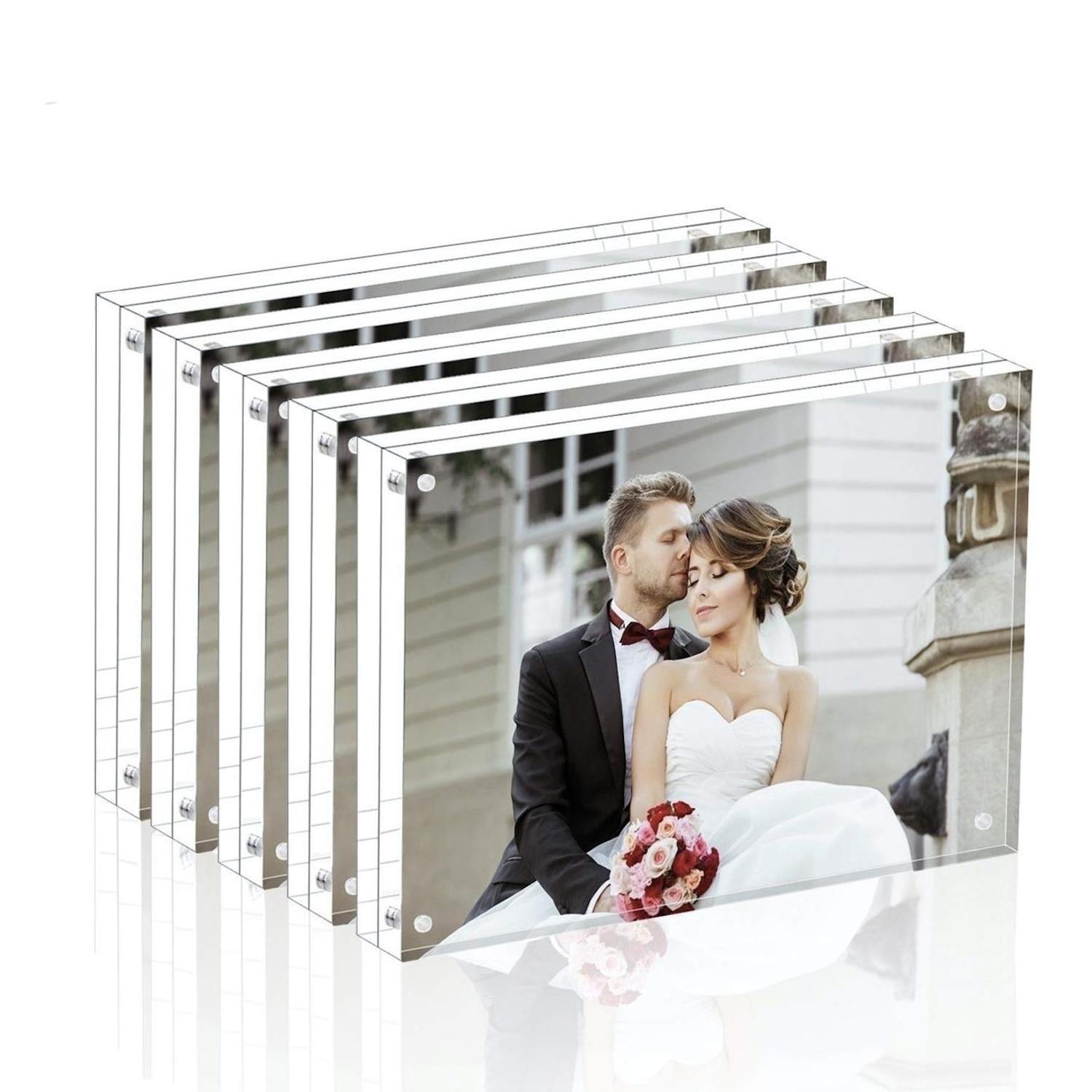 Acrylic Photo Frames 12.7 x 17.7cm Clear Double Sided Magnetic Picture Frameless Desktop Display with Photo Frame Holder