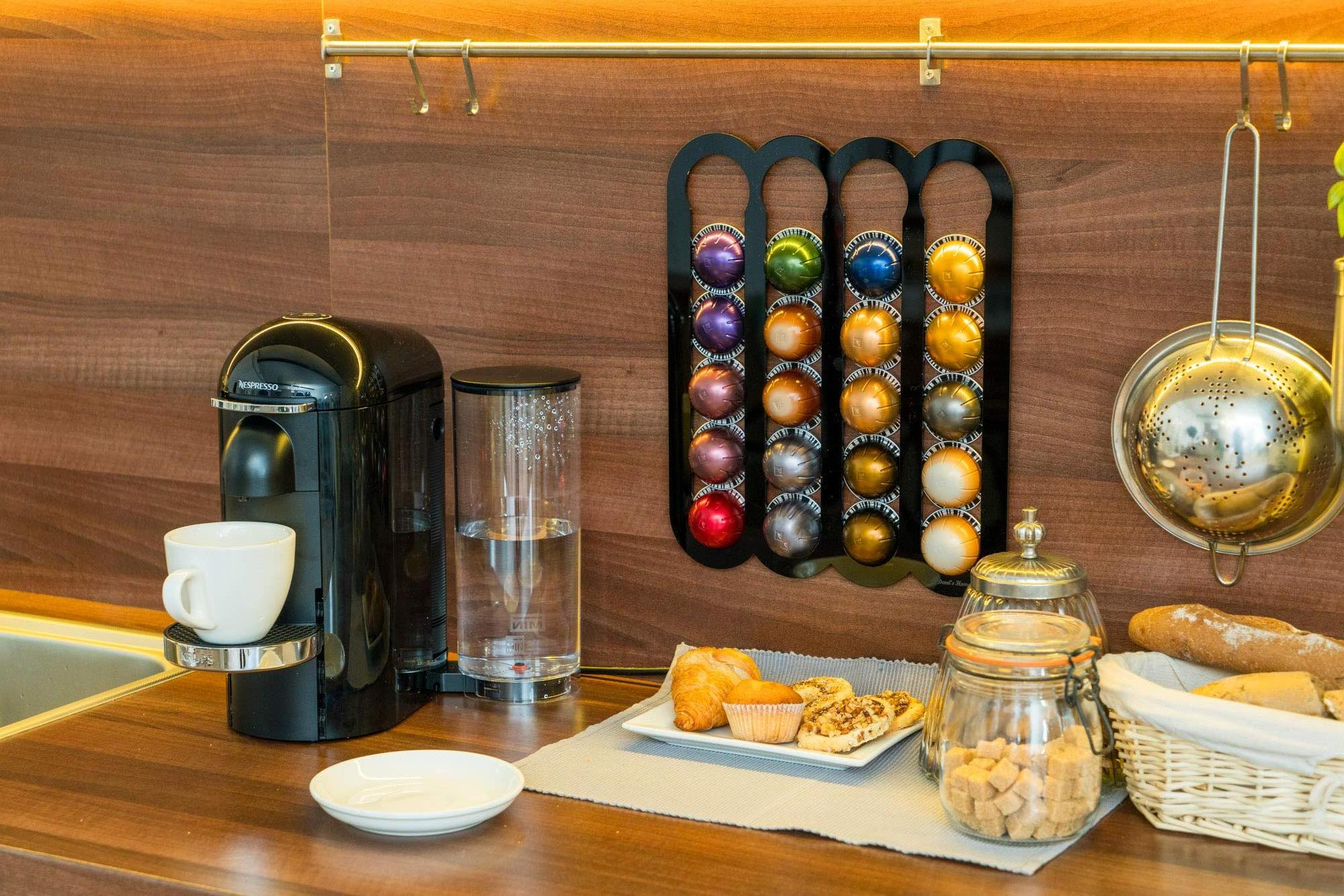 Coffee Pods Stand, Magnetic Acrylic Coffee Capsule Storage Rack Holder Organizer for Nespresso OriginalLine Capsules