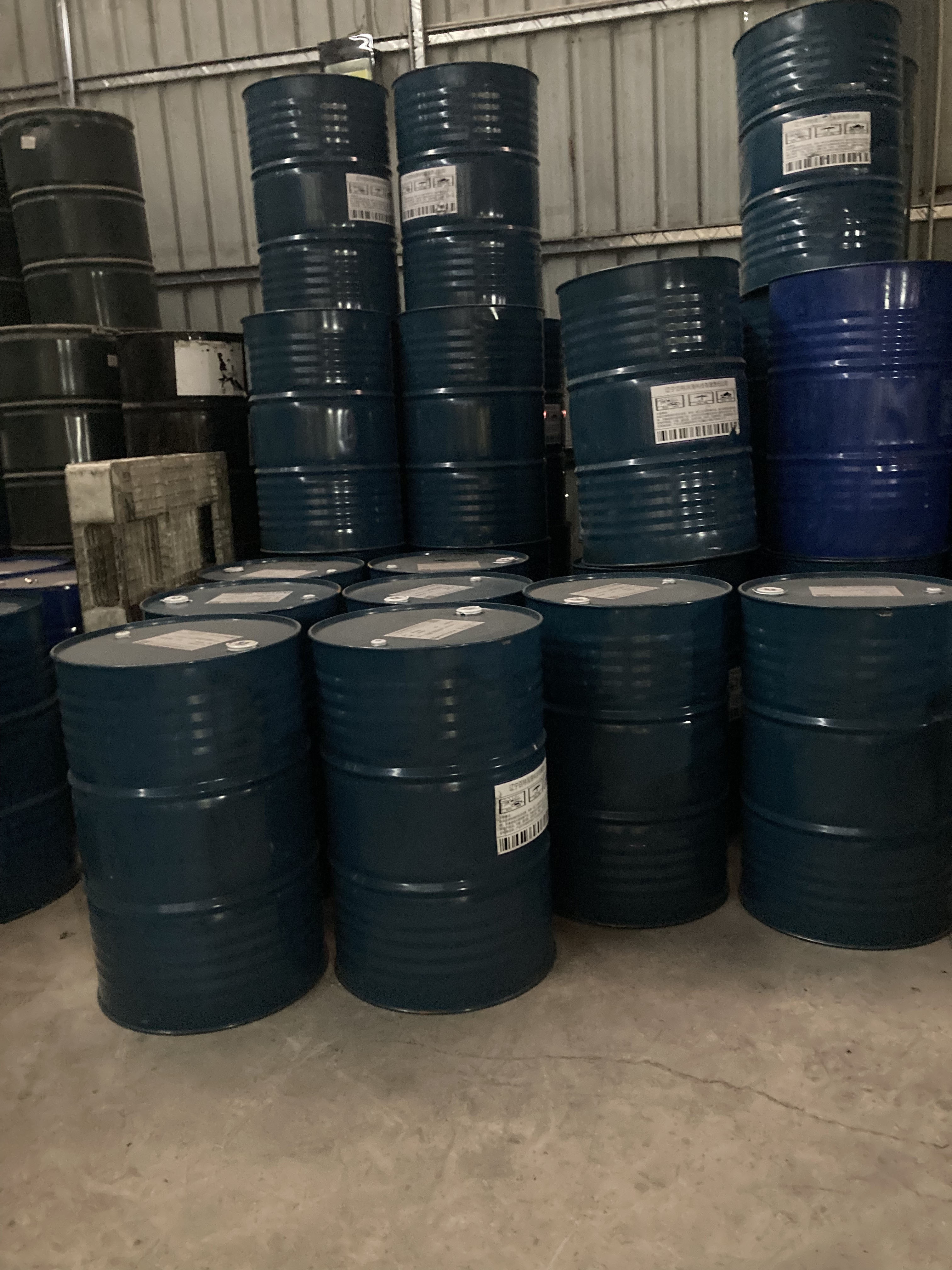 hydraulic oil 200L  32# 46# 68#  Industrial hydraulic oil High quality anti wear and stubborn ash hydraulic oil  OEM