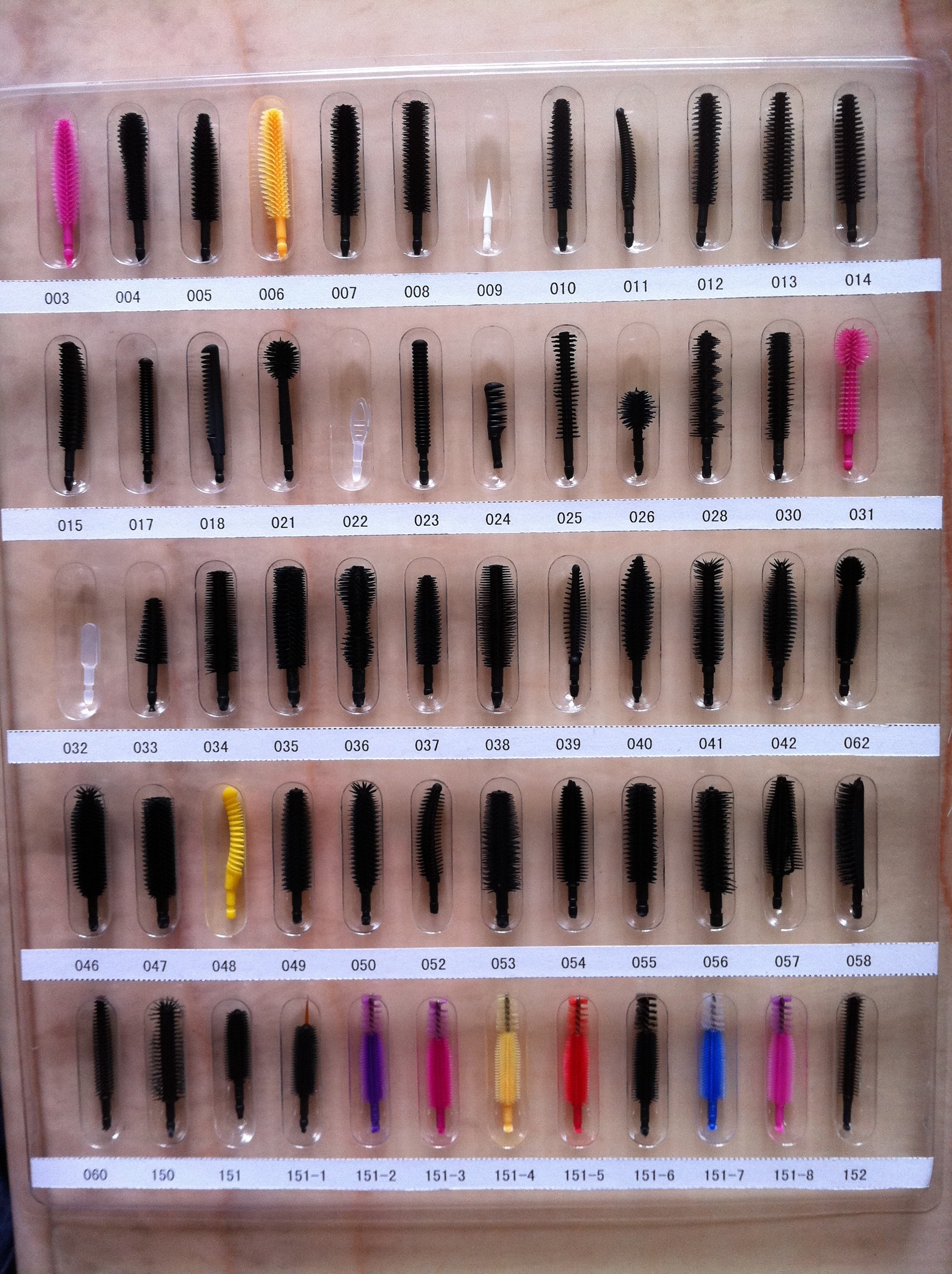 8ml 10ml 12ml 15ml Cosmetics Packaging Eyelash Curling Empty Mascara Packaging Tube Plastic Screw Cap Top Custom Color