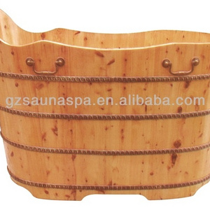 New wooden bath barrel