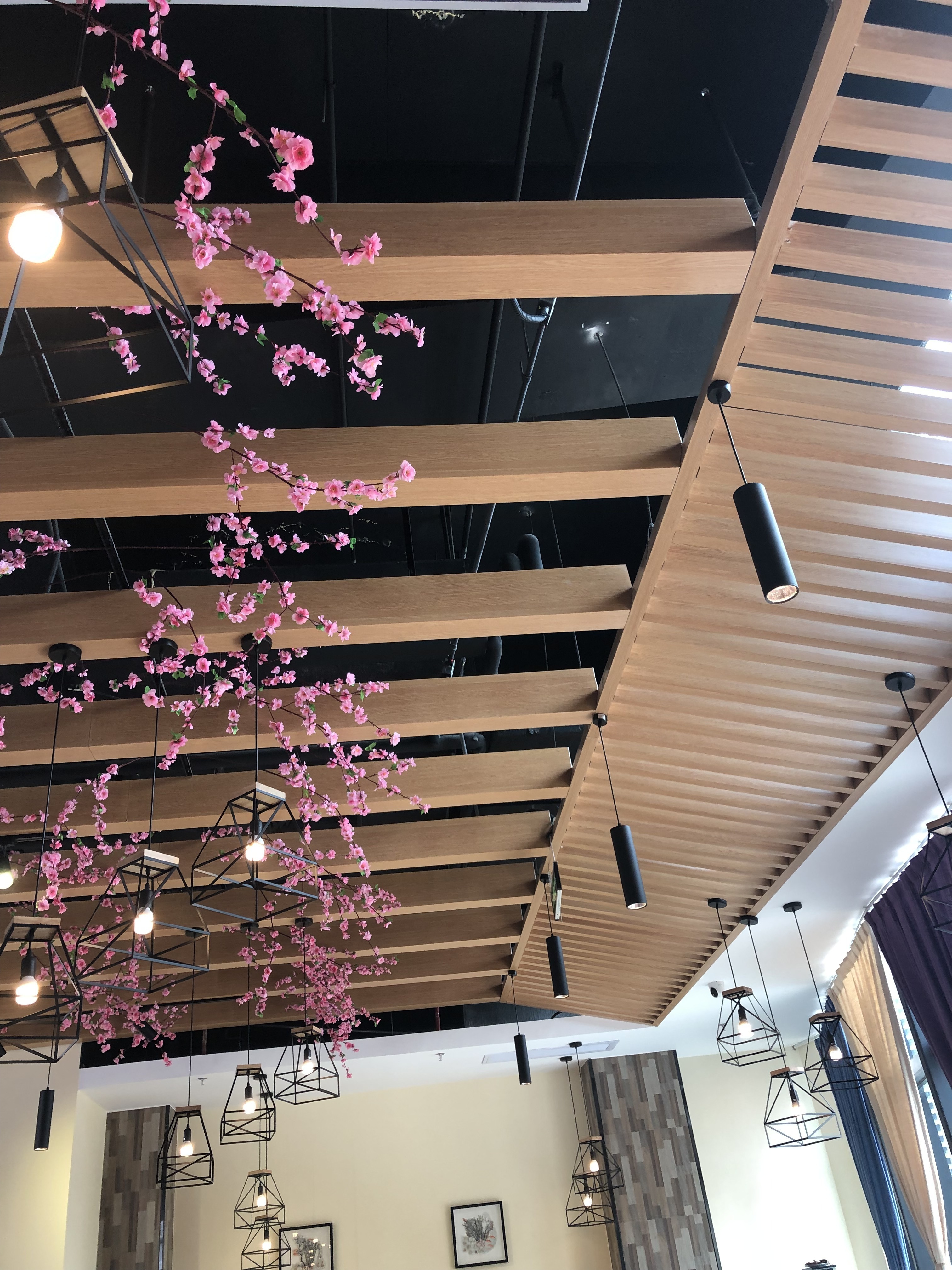 Strip Ceiling Shape Restaurant Decorative Metal Baffle Ceiling System False Ceiling Designs