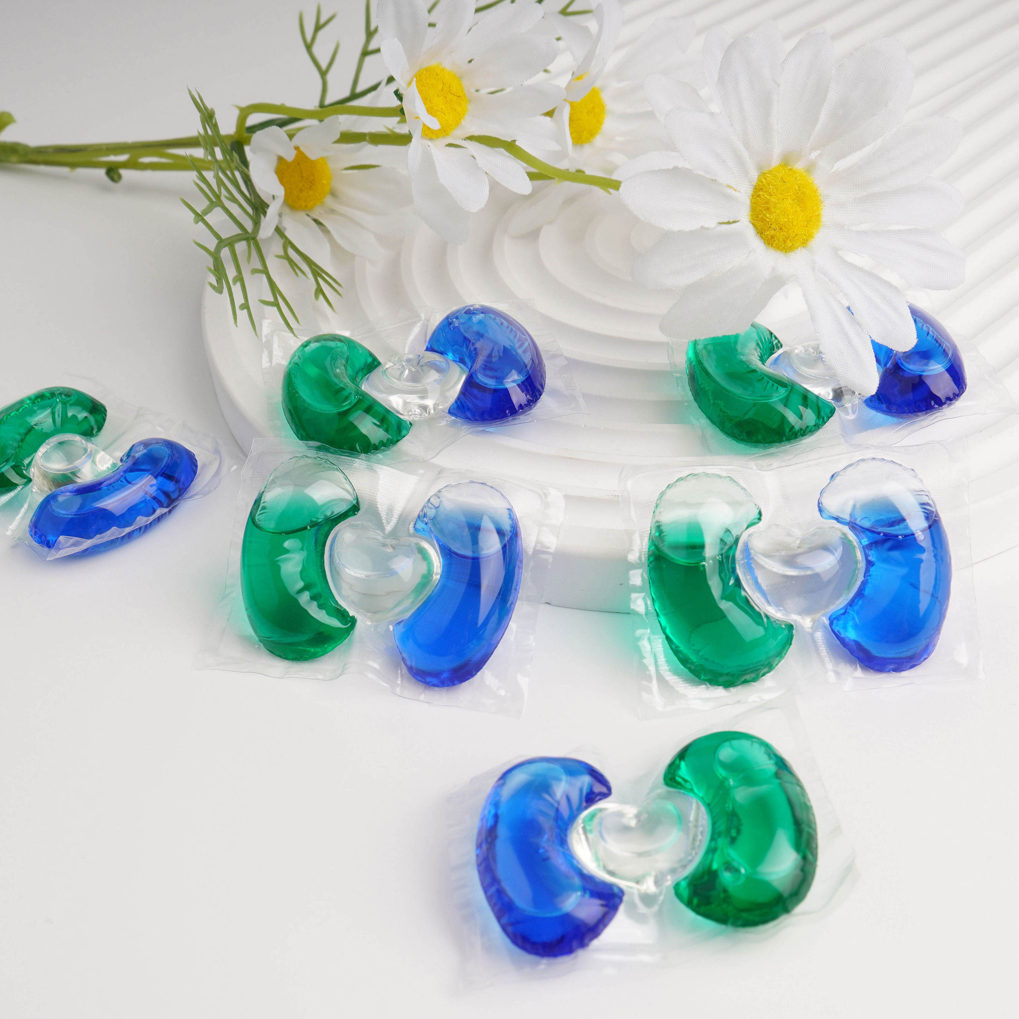 Cleaner Detergent OEM Sakura Laundry Beads Liquid Detergent Pods 3 In 1 Detergent Capsules With High Quality Bow Tie