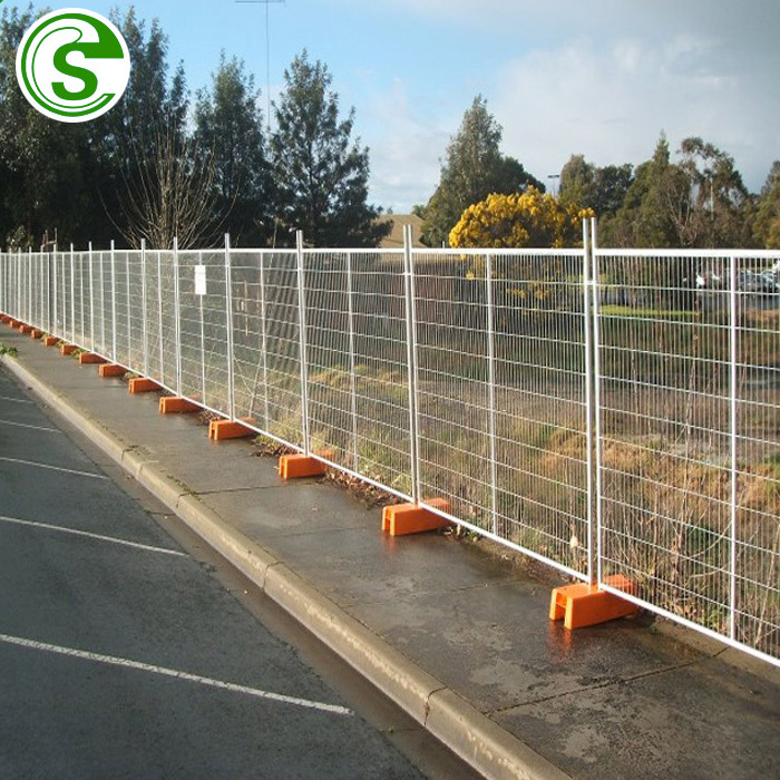 Guangzhou supplier hot dipped galvanized temporary fence ground foot top lock wire mesh temporary fence