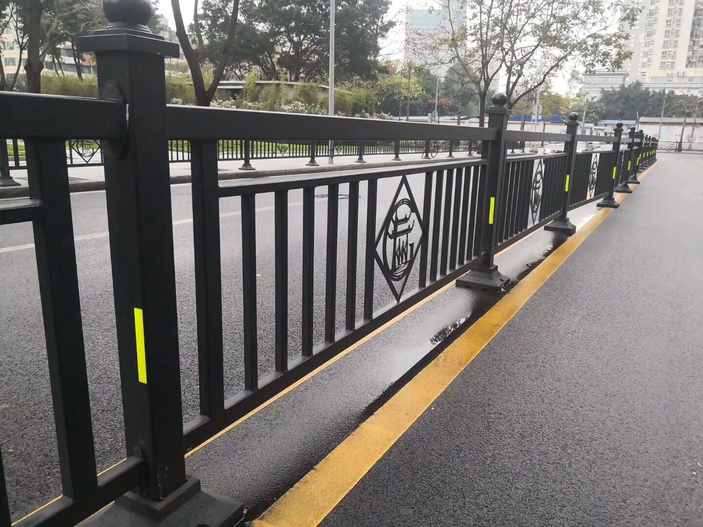 factory direct Iron steel fence road side fence wrought powder coated way protected fence