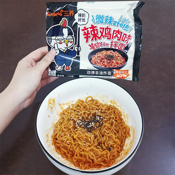 China high quality Korean snacks Instant Noodle Food Hot Chicken Spicy Flavor Roasted