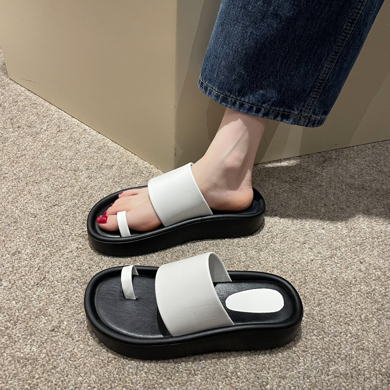 New Promotion Hot Style Black Slippers Slippers With Thick Soles Flip Flops/ Black Thick Sole Slippers