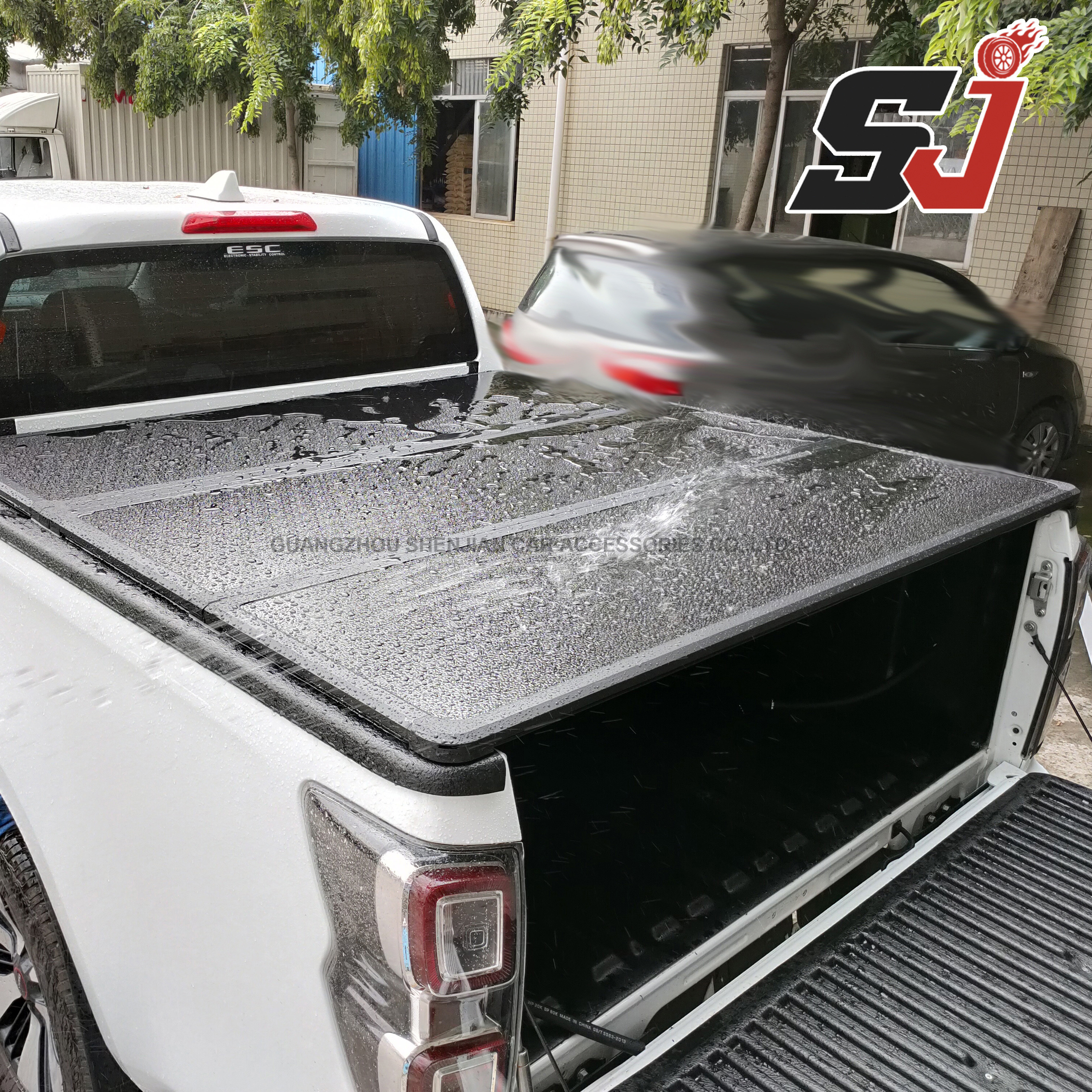 Truck Pickup Bed Three- Hard Folding Tonneau Covers with Lock