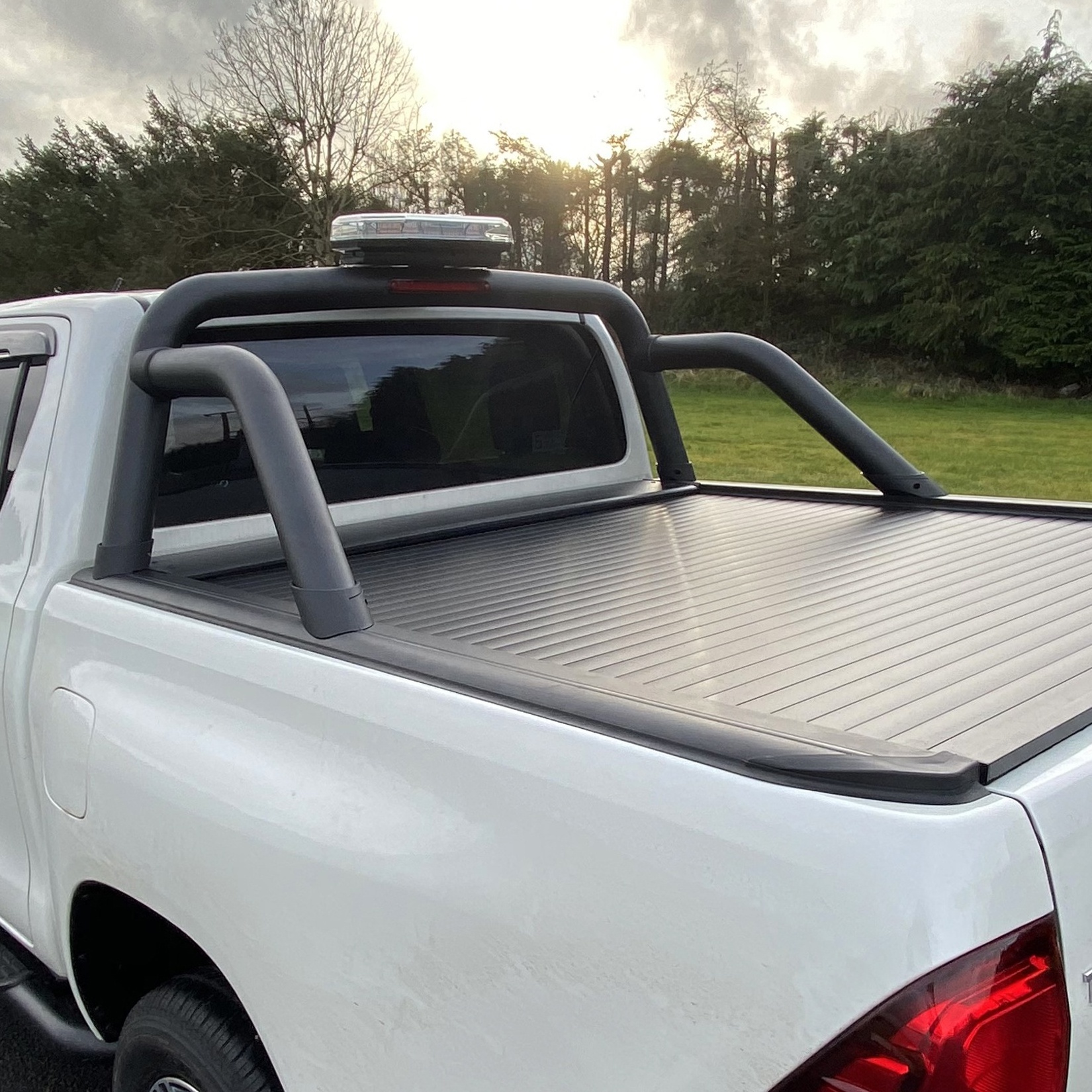 Factory Custom Other Exterior Accessories Stainless Steel Pickup 4x4 Roll Bar Retractable Tonneau Cover Different Models