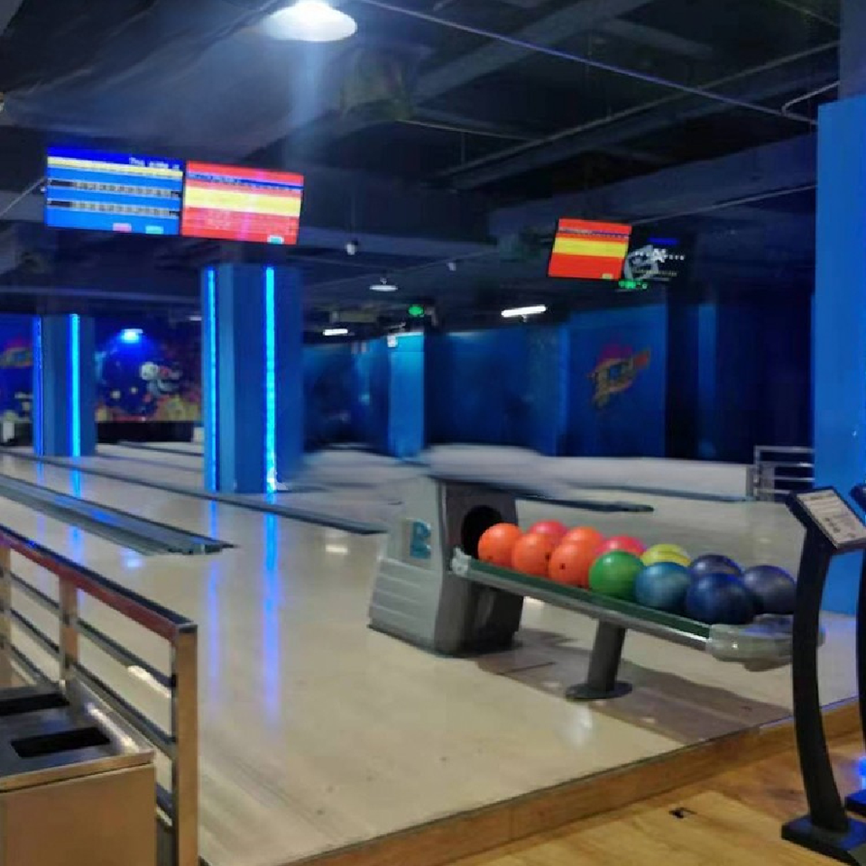 SUNMO Sports Family Entertainment Center bowling lane complete adult and kids bowling alley hot sale