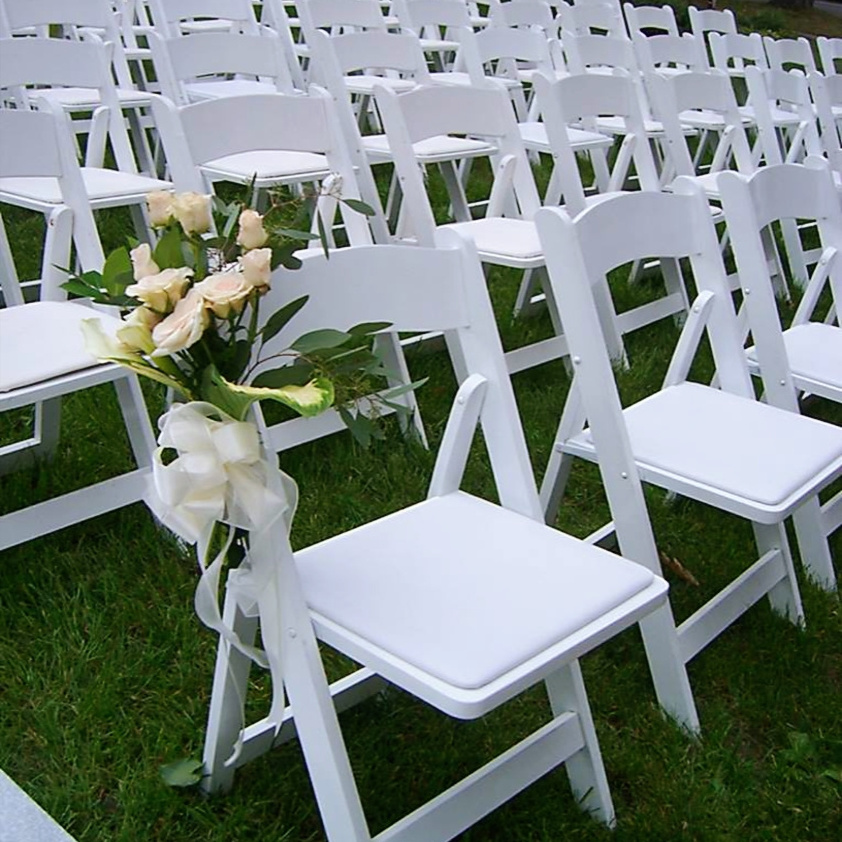 Outdoor White Padded Wedding Banquet Wimbledon Foldable Plastic Resin Folding Chairs for Events