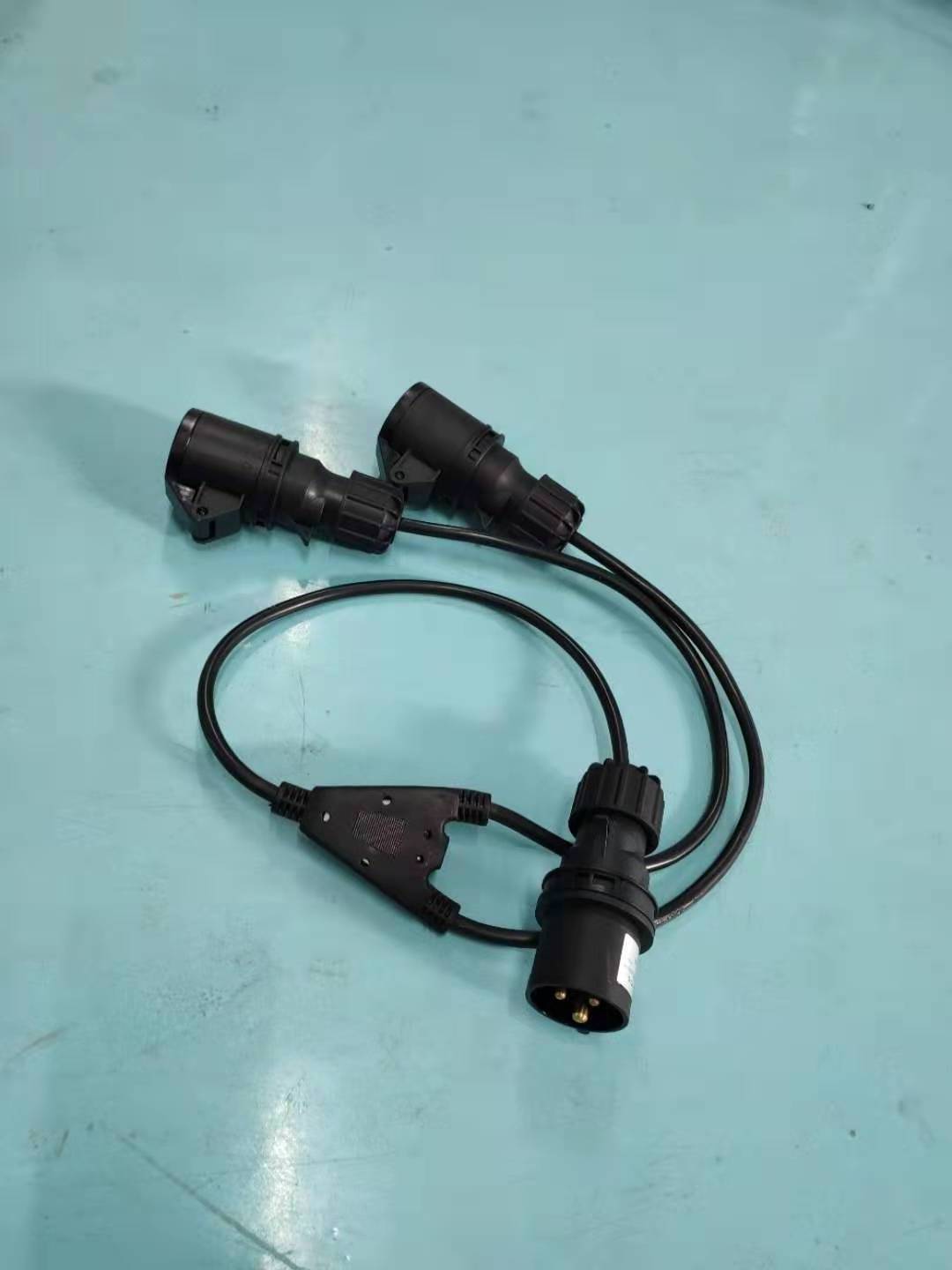 customized The cable length Y splitter power cables split to 2 way of 16A/3pin female socket CEE Y Split cable