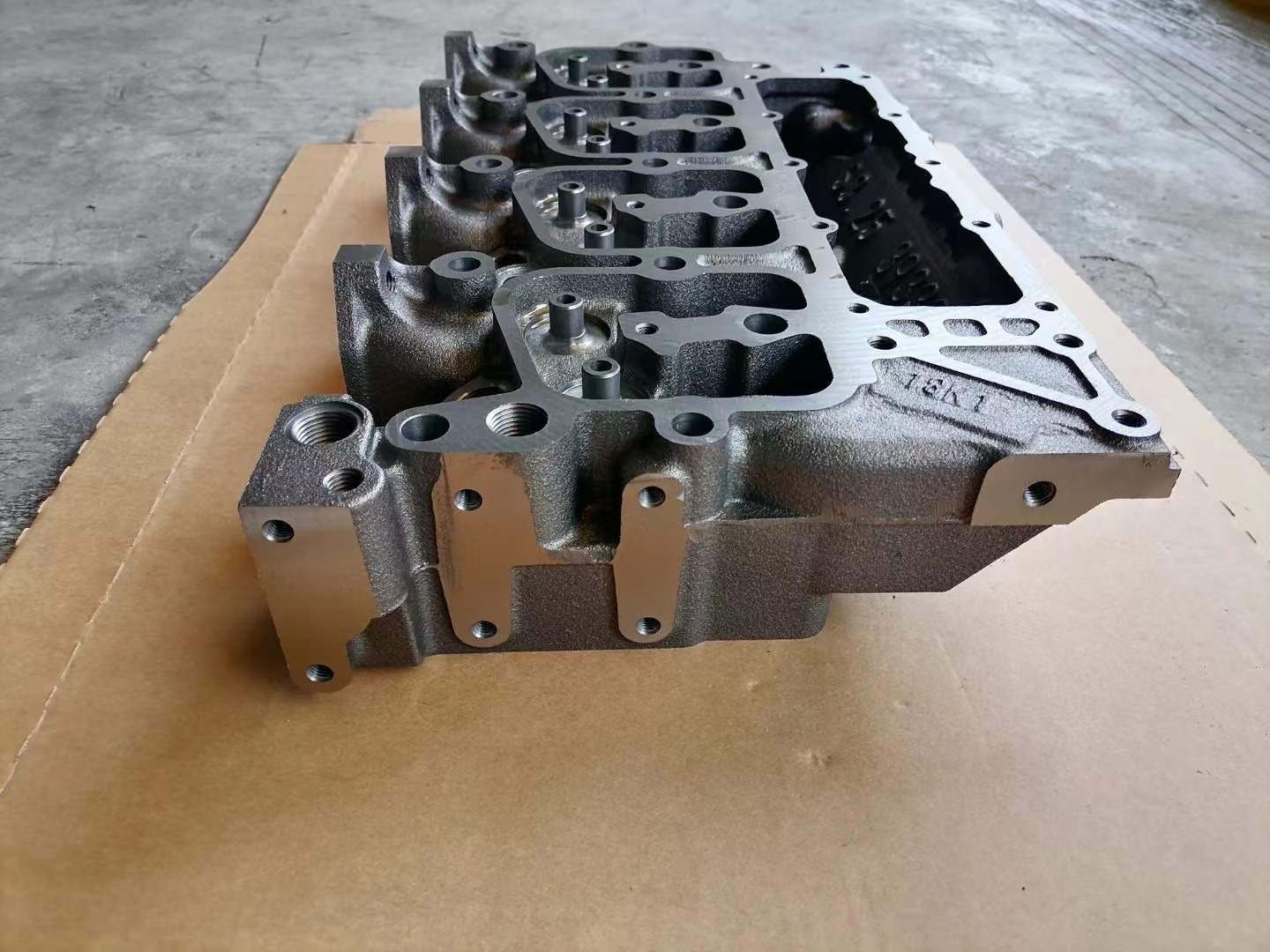 s4D102 4BT 4 cylinder marine diesel cylinder head 3966448 3933370 6732-11-1010