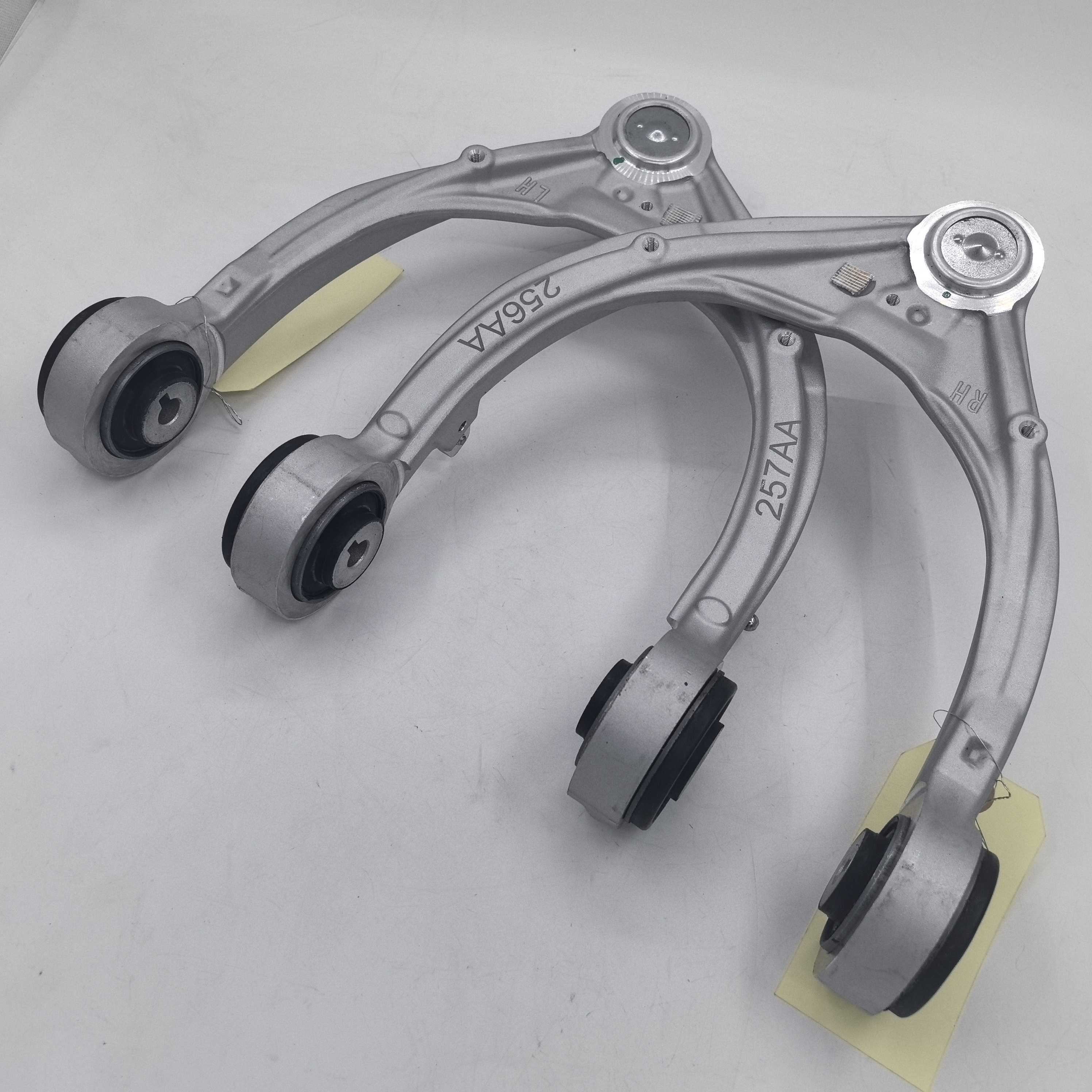 GM Auto Parts Front Upper Control Arm For Jeep Grand Cherokee 2022- 68375789AC 68375789 68375788AC 68375788