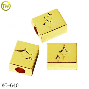 Factory provided bracelet beads accessory zinc alloy custom designer jewelry tags gold metal pendants