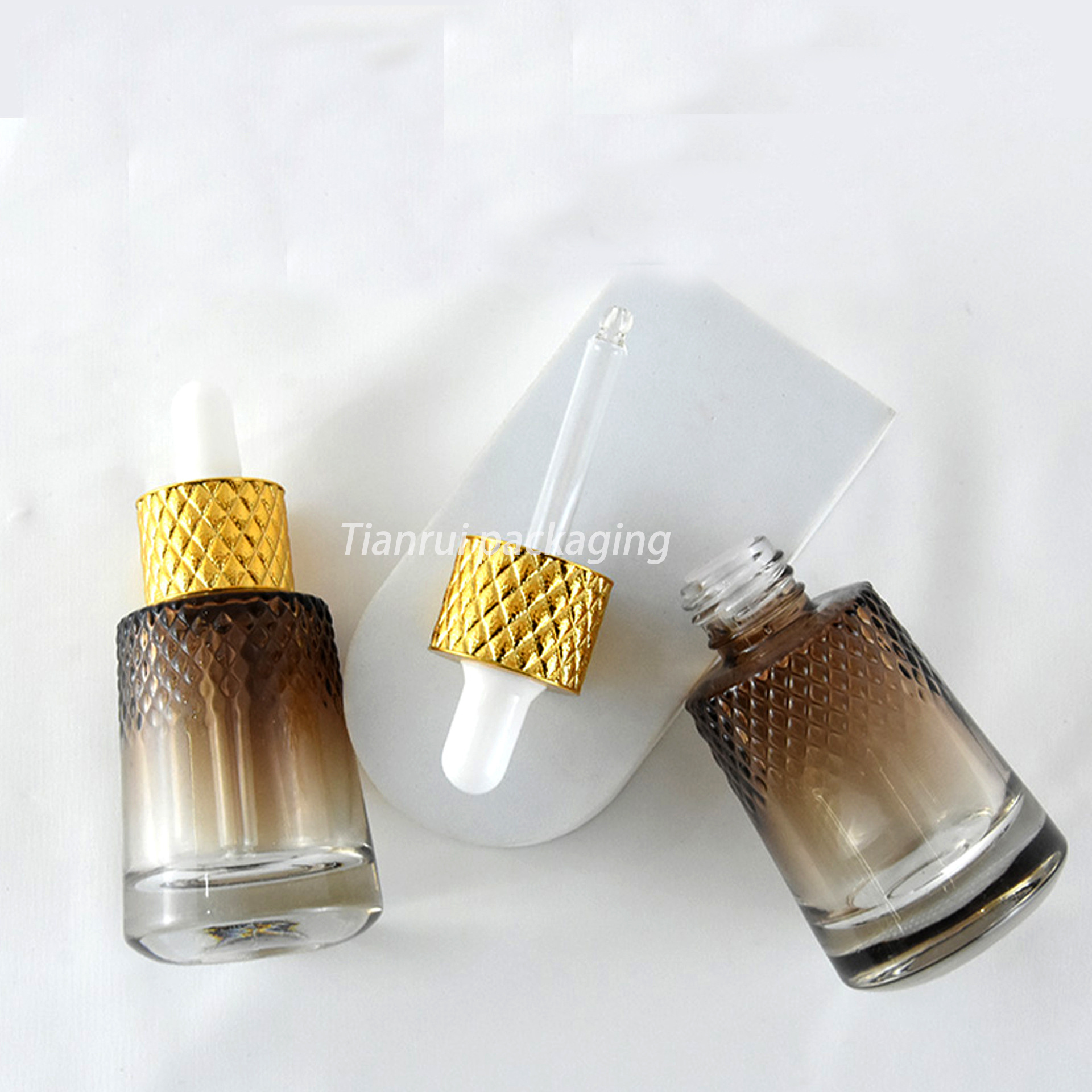 Popular 30ml Pineapple Shaped Essential Oil Bottle Unique Skin Care Essence Dropper Bottle Cosmetic Glass Bottle