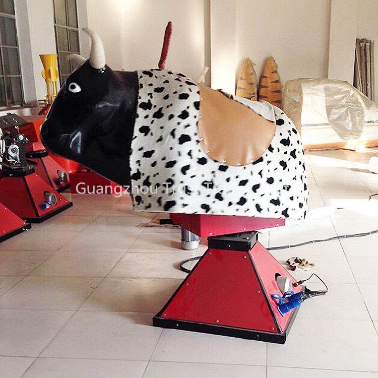 Amusement park ride rodeo bull riding toy crazy mechanical bull wholesale