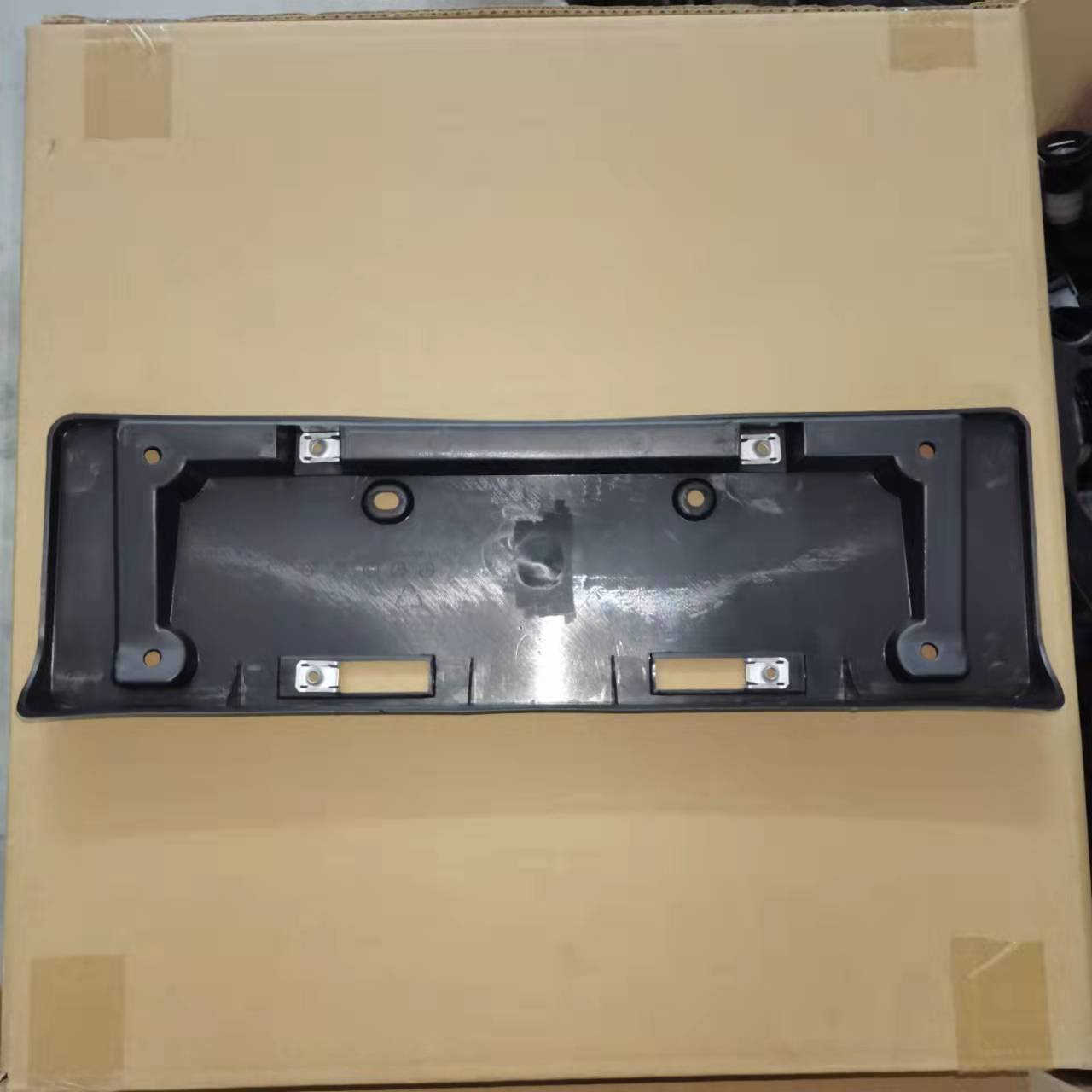 Applicable to the front license plate frame of Tesla model y after 2021. No. 1493098-00-A 1493095-00-A