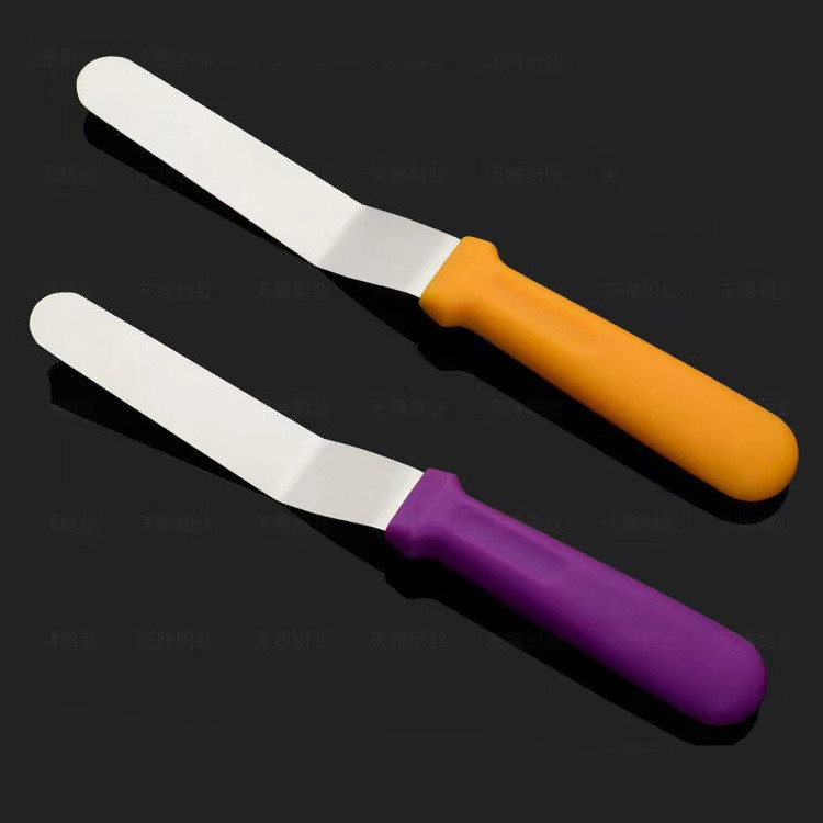 6'' Blade Offset Baking / Straight Icing Spatula with Plastic Handle