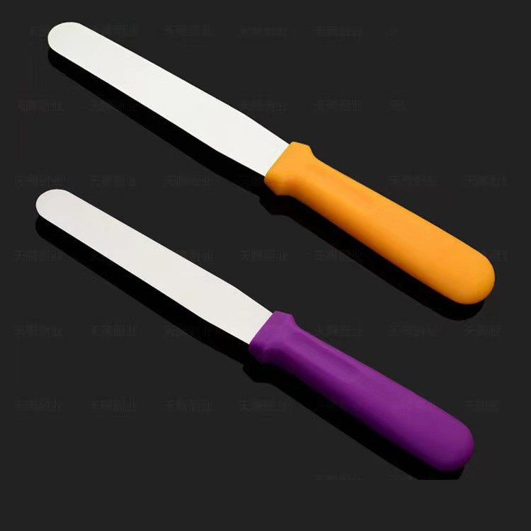 6'' Blade Offset Baking / Straight Icing Spatula with Plastic Handle